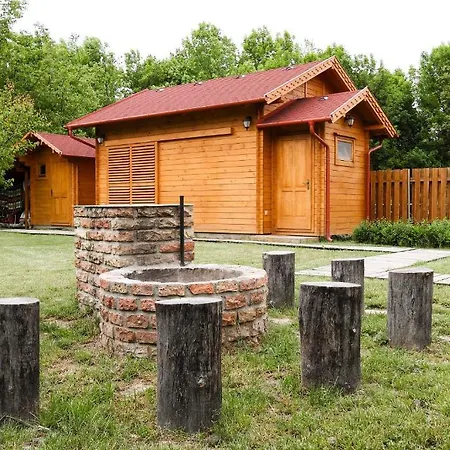 Guest house Family Panzio Es Hazak 3*