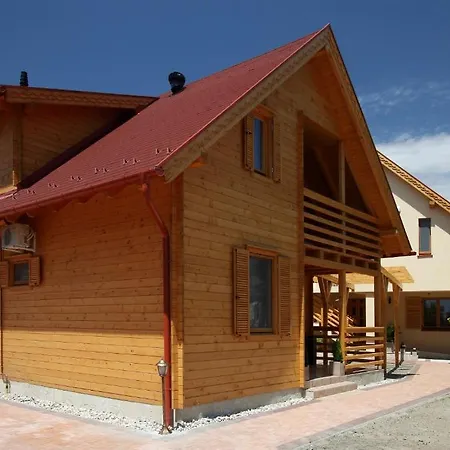 Guest house Family Panzio Es Hazak 3*